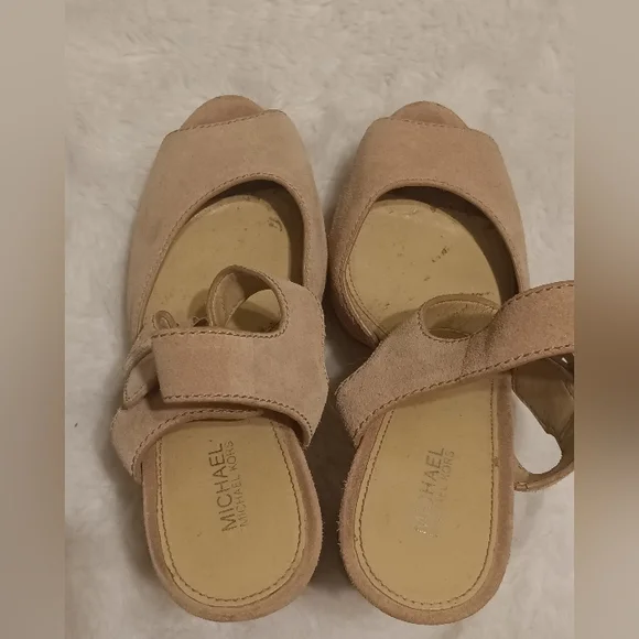 Michael Kors heels - Picture 3 of 7